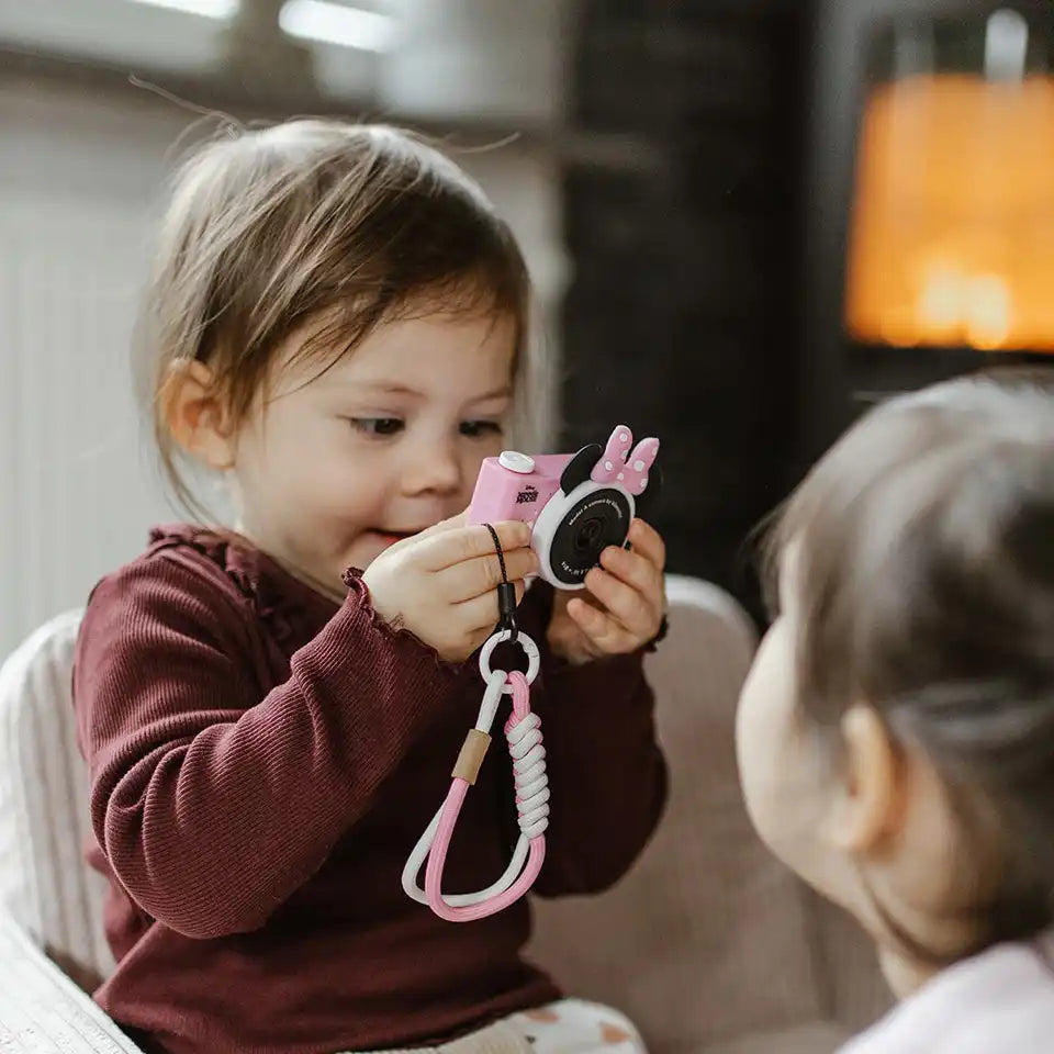 kiimento Disney Minnie Mouse Mini Camera A lifestyle toddler